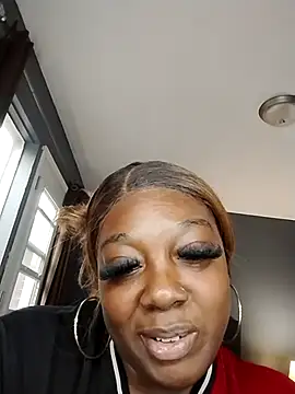 Snapshot of BiancaClarkson chatting on 3, 11, 2025 BiancaClarkson online show from 3, 11, 2025