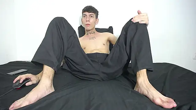 Snapshot of Who-am-I-201 chatting on 16, 2, 2026 Who-am-I-201 online show from 16, 2, 2026