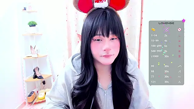 Snapshot of Omorimori chatting on 30, 11, 2025 Omorimori online show from 30, 11, 2025