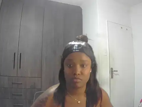 Cherry-OnTop online show from 2, 11, 2025