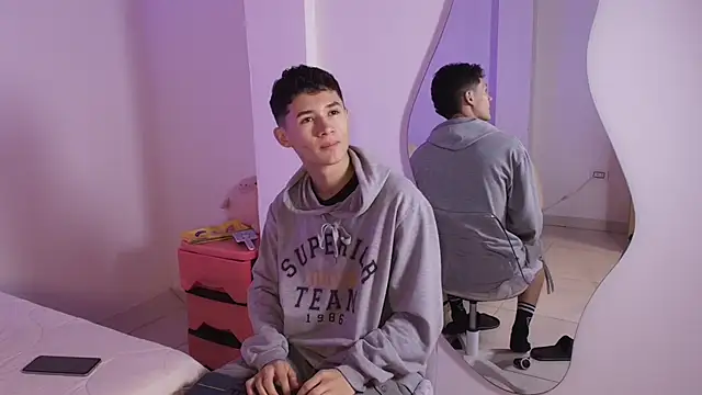 Snapshot of Eiden_Blake chatting on 28, 11, 2025 Eiden Blake online show from 28, 11, 2025