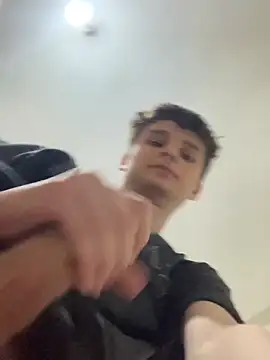 Snapshot of zackdelfon chatting on 30, 11, 2025 zackdelfon online show from 30, 11, 2025