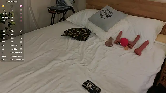 WICKEDEMBER online show from 2, 3, 2026