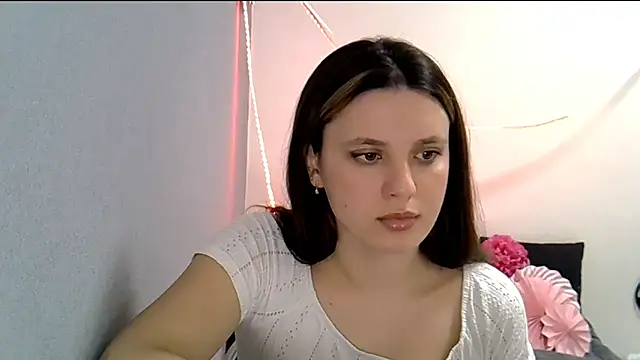 KiraHoney online show from 7, 3, 2026