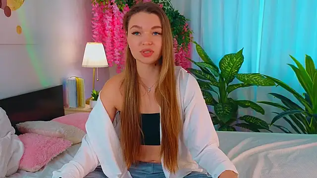 Snapshot of MaryHamilton chatting on 27, 11, 2025 MaryHamilton online show from 27, 11, 2025