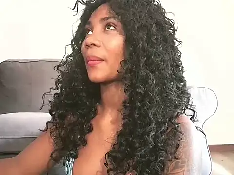 Snapshot of Miss_Benz chatting on 2, 7, 2026 Miss Benz online show from 2, 7, 2026