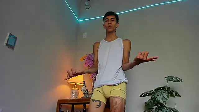 Snapshot of lucian_davii chatting on 5, 5, 2026 lucian davii online show from 5, 5, 2026