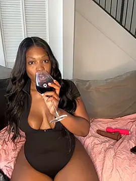 Snapshot of PrincessDreamm chatting on 21, 11, 2025 PrincessDreamm online show from 21, 11, 2025