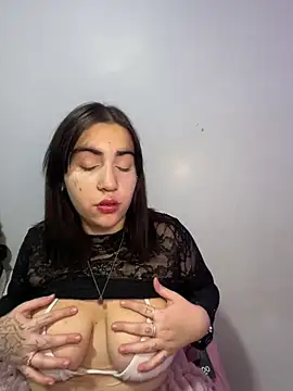 Snapshot of lele_inocente chatting on 27, 5, 2026 lele inocente online show from 27, 5, 2026