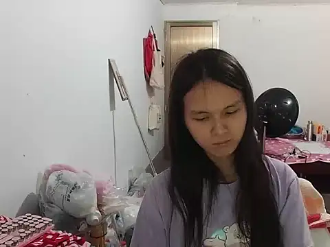Snapshot of RebelAura chatting on 8, 5, 2026 RebelAura online show from 8, 5, 2026