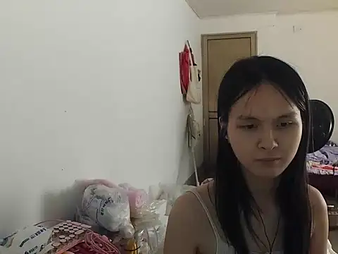 Snapshot of RebelAura chatting on 25, 5, 2026 RebelAura online show from 25, 5, 2026