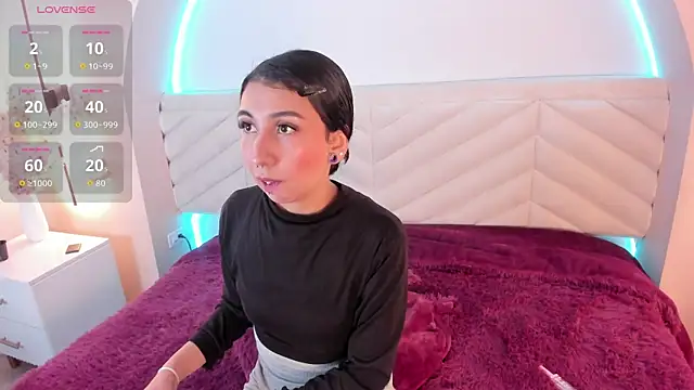 Isabella Crofts online show from 2, 4, 2026