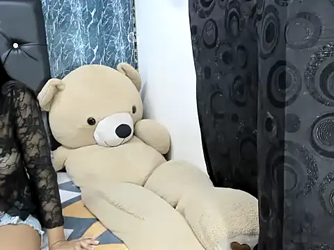 Snapshot of catalinax18 chatting on 8, 11, 2025 catalinax18 online show from 8, 11, 2025