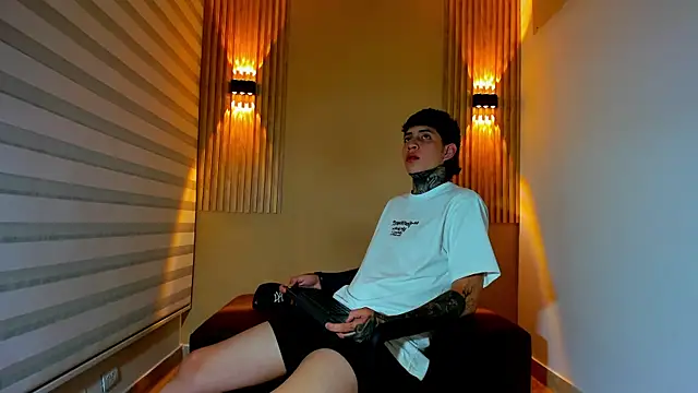 Snapshot of DANTE_ARMSTRONG chatting on 8, 11, 2025 DANTE ARMSTRONG online show from 8, 11, 2025