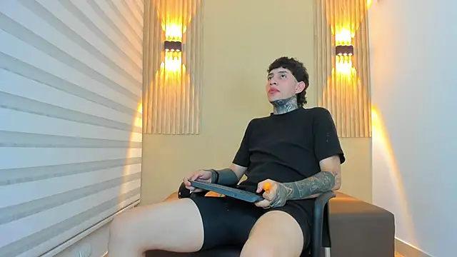 Snapshot of DANTE_ARMSTRONG chatting on 13, 11, 2025 DANTE ARMSTRONG online show from 13, 11, 2025