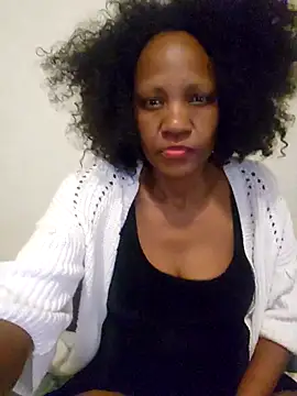 Snapshot of Mommy_Sienna chatting on 19, 4, 2026 Mommy Sienna online show from 19, 4, 2026
