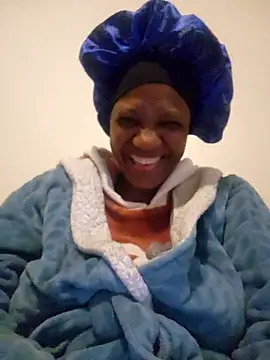 Snapshot of Mommy_Sienna chatting on 25, 4, 2026 Mommy Sienna online show from 25, 4, 2026
