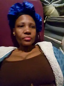 Snapshot of Mommy_Sienna chatting on 27, 4, 2026 Mommy Sienna online show from 27, 4, 2026