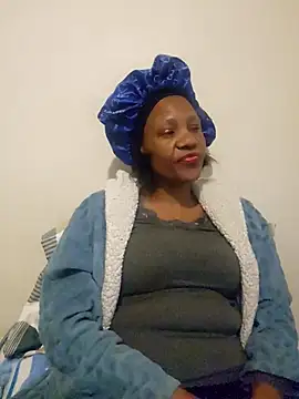 Snapshot of Mommy_Sienna chatting on 29, 4, 2026 Mommy Sienna online show from 29, 4, 2026