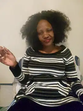 Snapshot of Mommy_Sienna chatting on 4, 5, 2026 Mommy Sienna online show from 4, 5, 2026