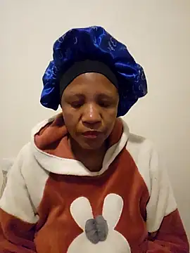 Snapshot of Mommy_Sienna chatting on 5, 5, 2026 Mommy Sienna online show from 5, 5, 2026