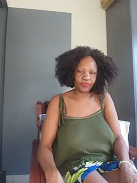 Snapshot of Mommy_Sienna chatting on 30, 5, 2026 Mommy Sienna online show from 30, 5, 2026