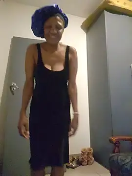 Snapshot of Mommy_Sienna chatting on 2, 6, 2026 Mommy Sienna online show from 2, 6, 2026