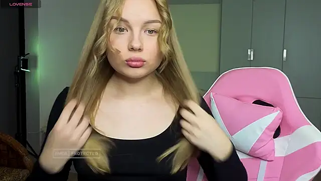 Lunar Flare online show from 18, 11, 2025