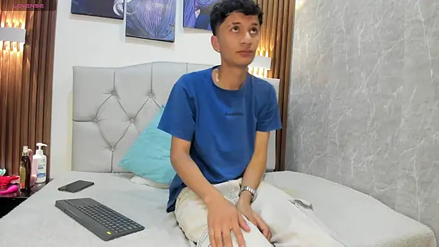 Elian Julian online show from 1, 12, 2025