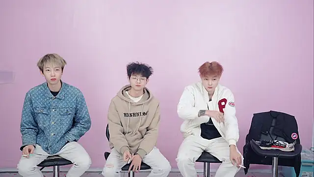 Beautifulboys-999 online show from 1, 12, 2025