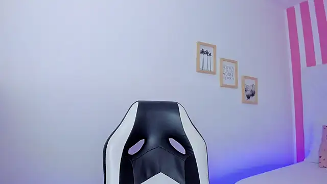 Emi Rosee online show from 29, 11, 2025