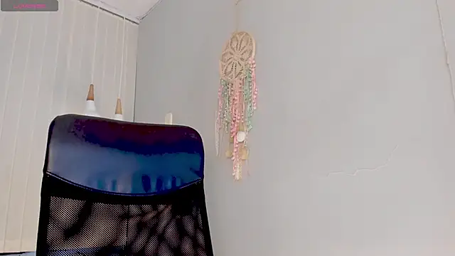 Emi Rosee online show from 8, 1, 2026