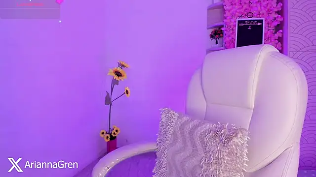 Arianna Gren18 online show from 4, 2, 2026