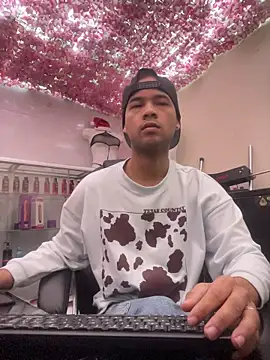 Eithan Walt online show from 9, 11, 2025