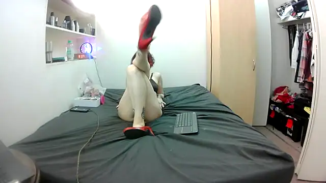 Snapshot of Empress_Lilith chatting on 15, 5, 2026 Empress Lilith online show from 15, 5, 2026