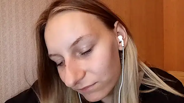 laytafltsmile online show from 4, 11, 2025