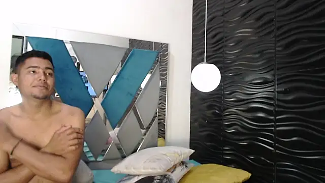 Naty And Maxx online show from 1, 12, 2025