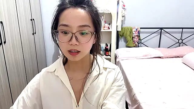 Snapshot of Hmm_0303 chatting on 29, 4, 2026 Hmm 0303 online show from 29, 4, 2026