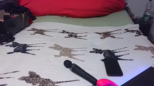 dwt schwuchtel online show from 1, 3, 2026