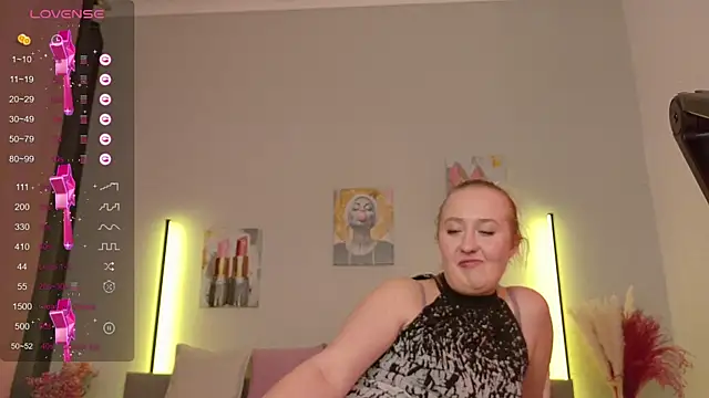 WildLady30 online show from 4, 12, 2025