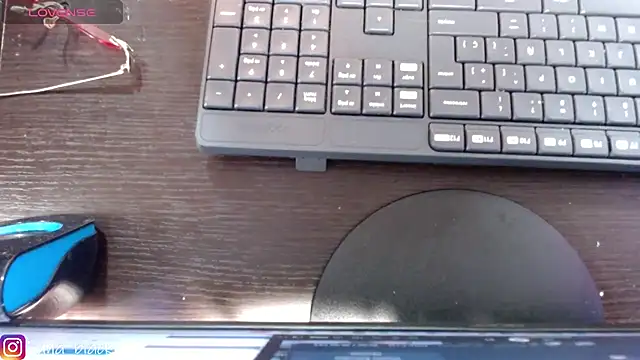 Tessa Moon  online show from 8, 11, 2025