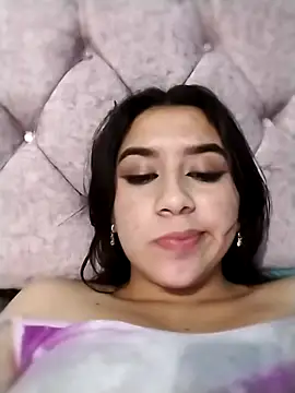 Snapshot of madeline_lx chatting on 15, 11, 2025 madeline lx online show from 15, 11, 2025