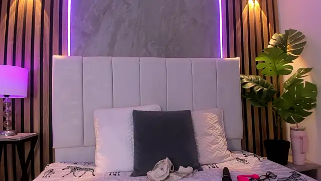 Carlotta de velour online show from 14, 3, 2026