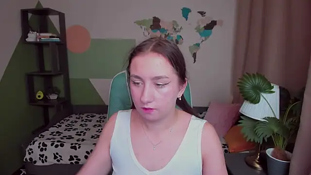 Snapshot of Esther_Bright chatting on 11, 11, 2025 Esther Bright online show from 11, 11, 2025