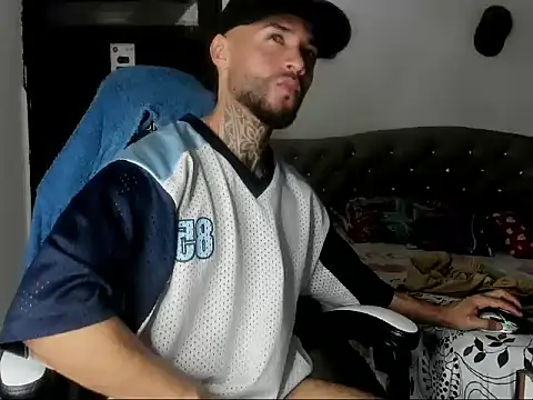 couple-hothot online show from 18, 12, 2025