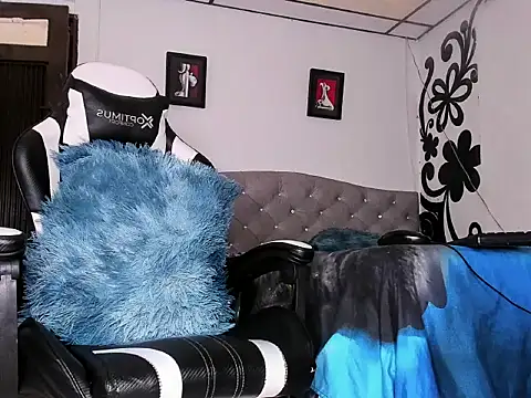 couple-hothot online show from 8, 3, 2026