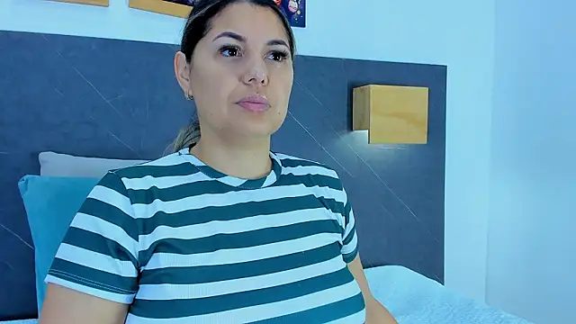 Andhrea Vale online show from 4, 3, 2026