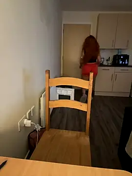 Snapshot of LillieMaee chatting on 6, 11, 2025 LillieMaee online show from 6, 11, 2025