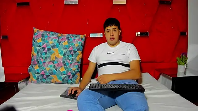 Emmaanddarling online show from 18, 12, 2025