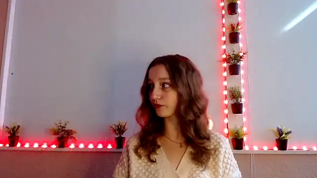 Snapshot of Curlyyy_Girl chatting on 10, 11, 2025 Curlyyy Girl online show from 10, 11, 2025